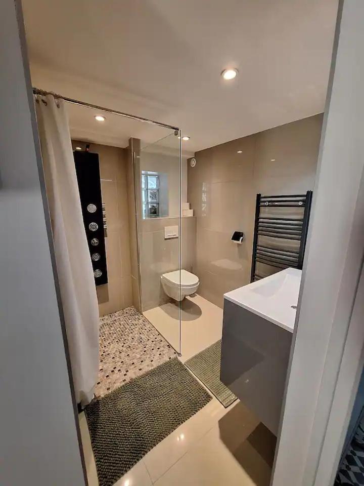 Appartement Moderne Avec Terrasse - Proche Mer อากง กูแต็งวิลล์ ภายนอก รูปภาพ